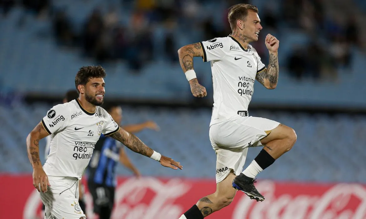 Imagem ilustrativa da imagem Corinthians inicia Libertadores com vitória sobre Liverpool no Uruguai