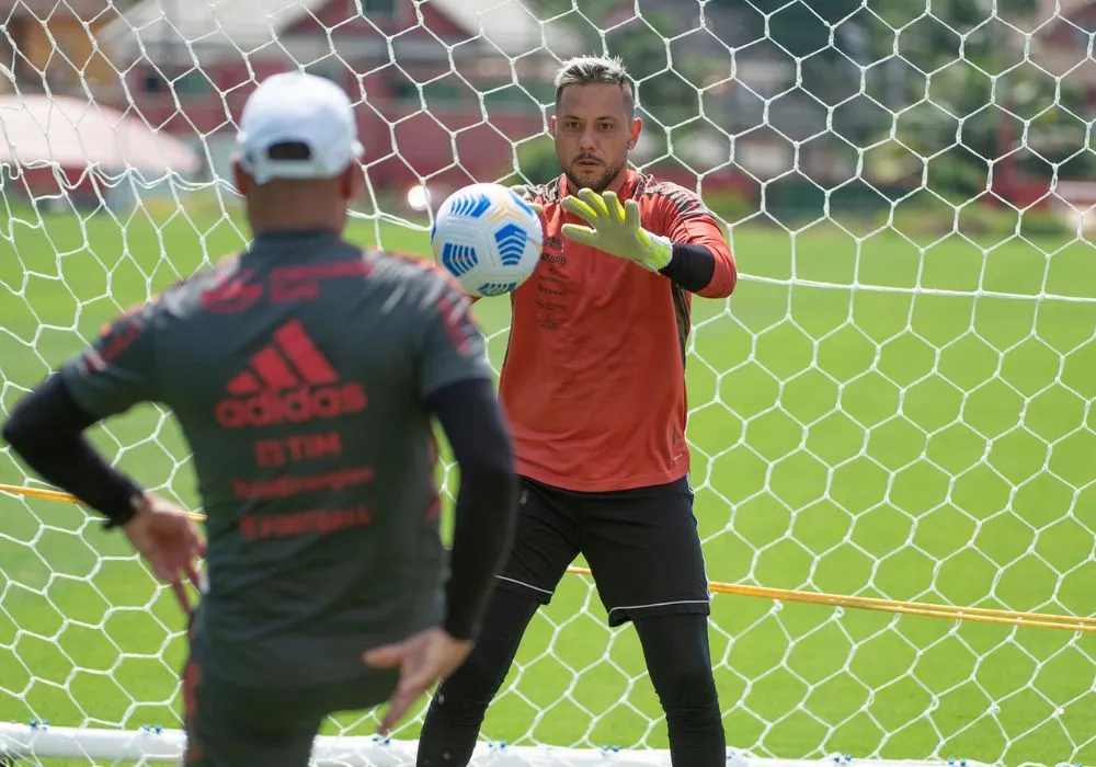 Imagem ilustrativa da imagem Ex-Flamengo Diego Alves deixa Celta sem estrear