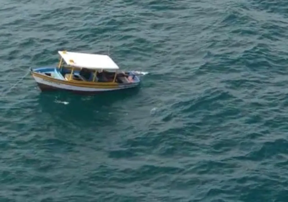Imagem ilustrativa da imagem Pescador desaparece no mar em Guarapari