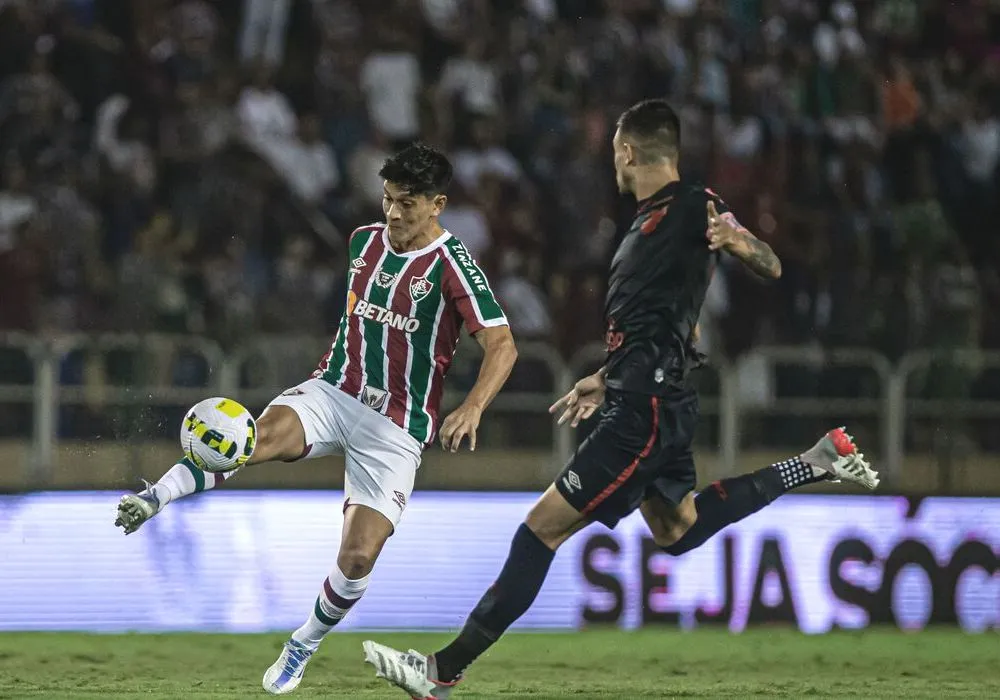 Imagem ilustrativa da imagem Brasileiro: Fluminense e Athletico medem forças no Maracanã