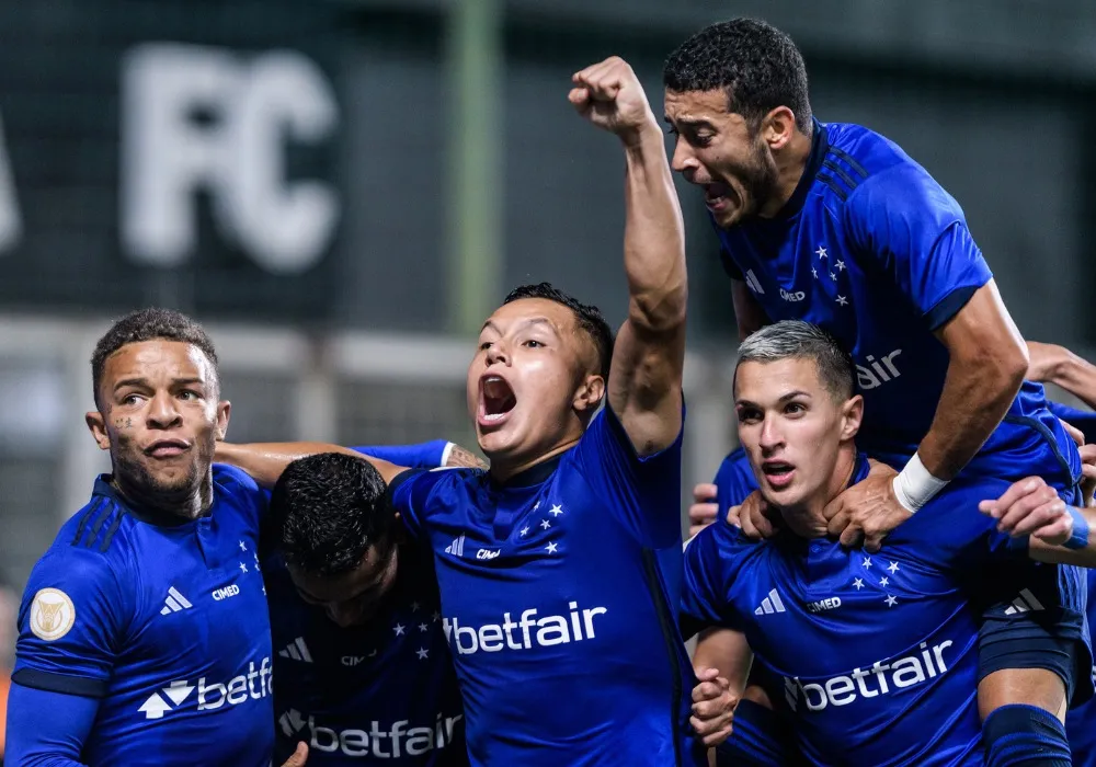 Imagem ilustrativa da imagem Bruno Rodrigues decide, Cruzeiro bate Grêmio e vence 1ª na volta à Série A