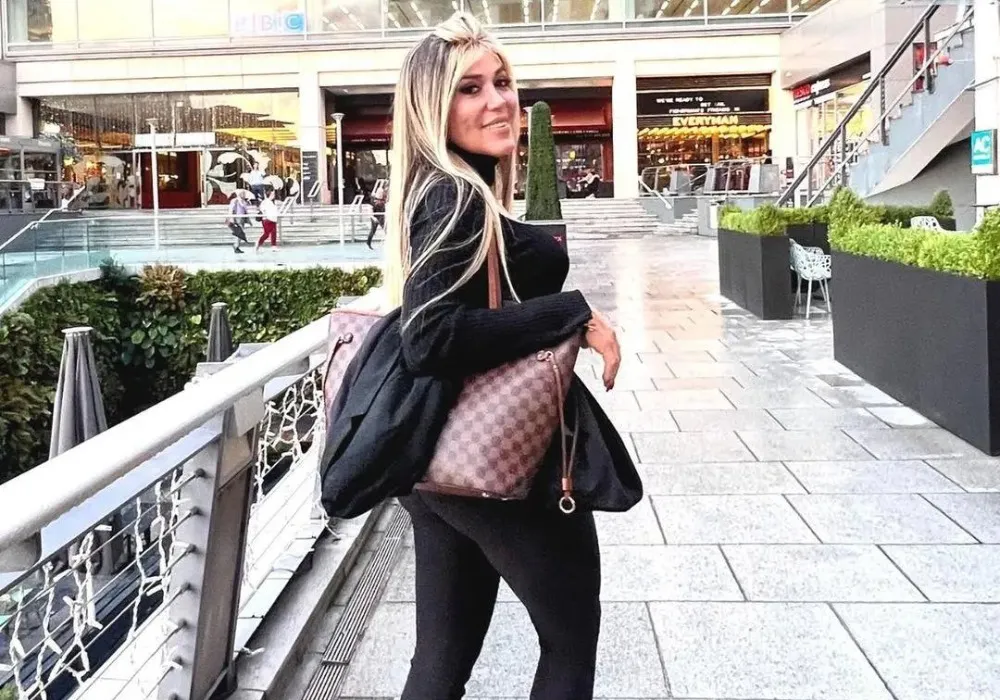 Imagem ilustrativa da imagem Mulher Abacaxi diz que sofreu transfobia em banheiro de shopping em Londres