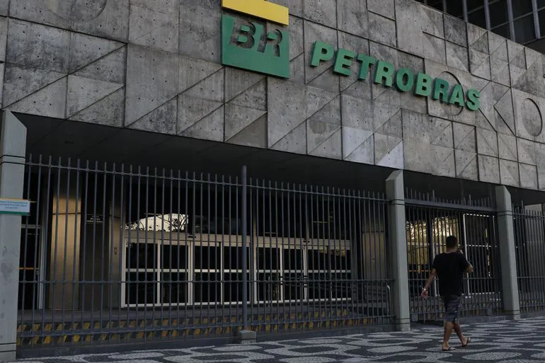 Imagem ilustrativa da imagem Concurso da Petrobras tem 115 mil inscritos. Veja os locais de prova