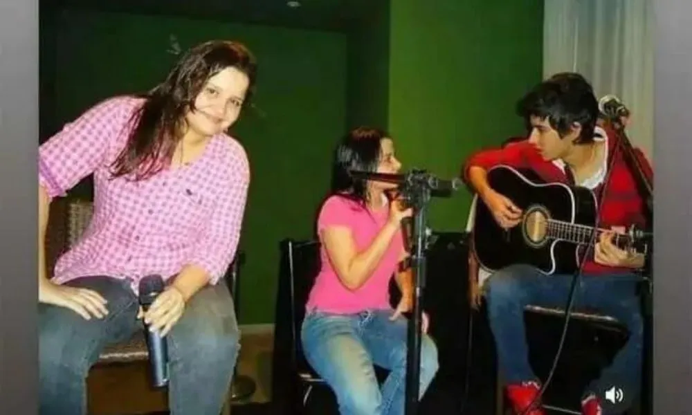 Imagem ilustrativa da imagem Foto de Gusttavo Lima com Maiara e Maraisa antes da fama viraliza na web