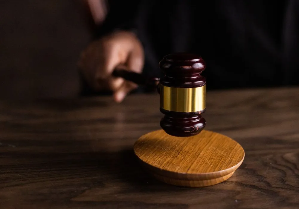 Imagem ilustrativa da imagem Justiça determina que banco devolva R$ 9.400 a homem que caiu no golpe do Tinder