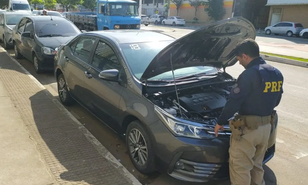 Imagem ilustrativa da imagem Funcionário sai com carro de revendedora e acaba preso pela PRF no ES
