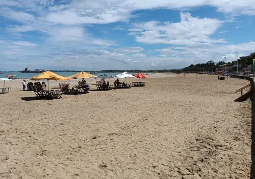 
          Imagem ilustrativa da imagem Mais de 50 praias e piscinas naturais em Guarapari
          