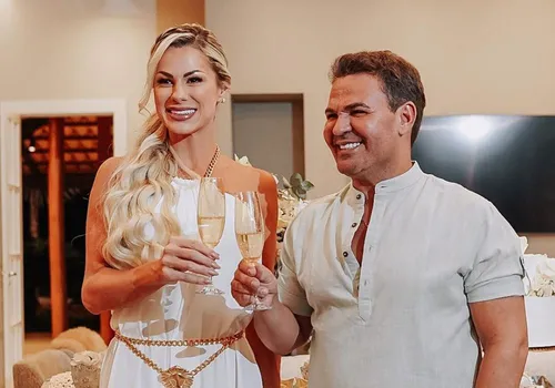 
          Imagem ilustrativa da imagem Veja imagens do casamento de Eduardo Costa com empresária capixaba
          