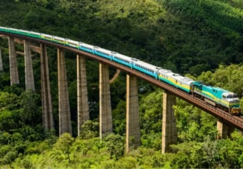 Trem Vitória-Minas volta a realizar viagens nesta segunda