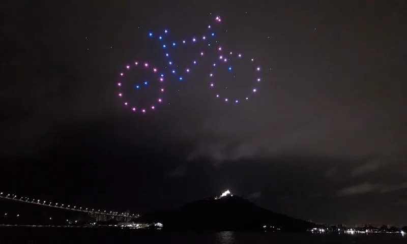 Imagem ilustrativa da imagem "+ Vida", bicicleta, Transcol... o show dos drones no céu capixaba