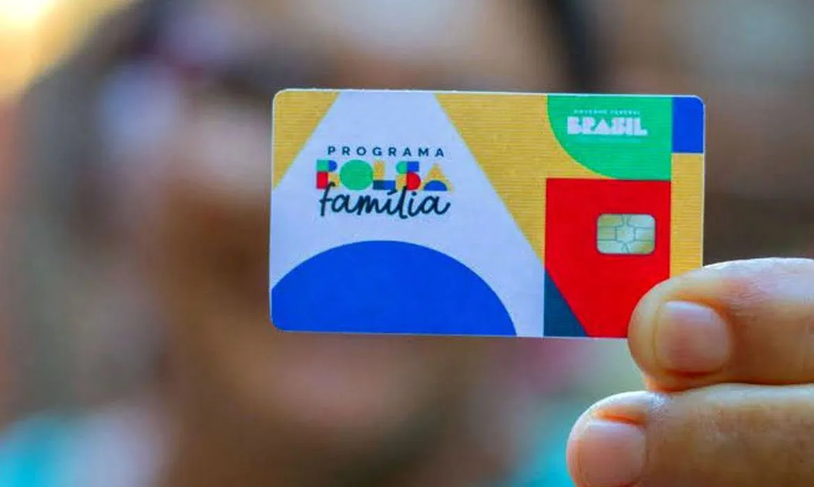 Imagem ilustrativa da imagem Caixa paga Bolsa Família com novo adicional de R$ 50 a NIS de final 3
