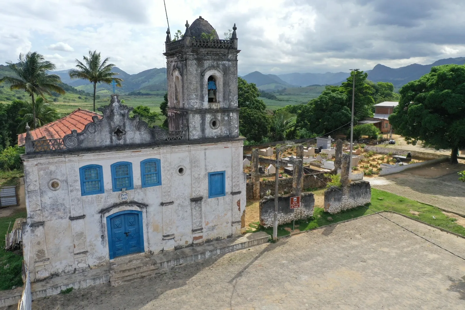 Imagem ilustrativa da imagem Caminho das montanhas começa por Viana