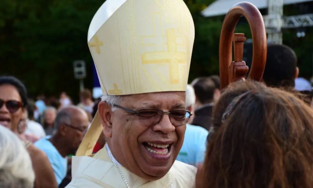 Imagem ilustrativa da imagem Dom Dario, arcebispo de Vitória, entrega carta de renúncia para o Papa