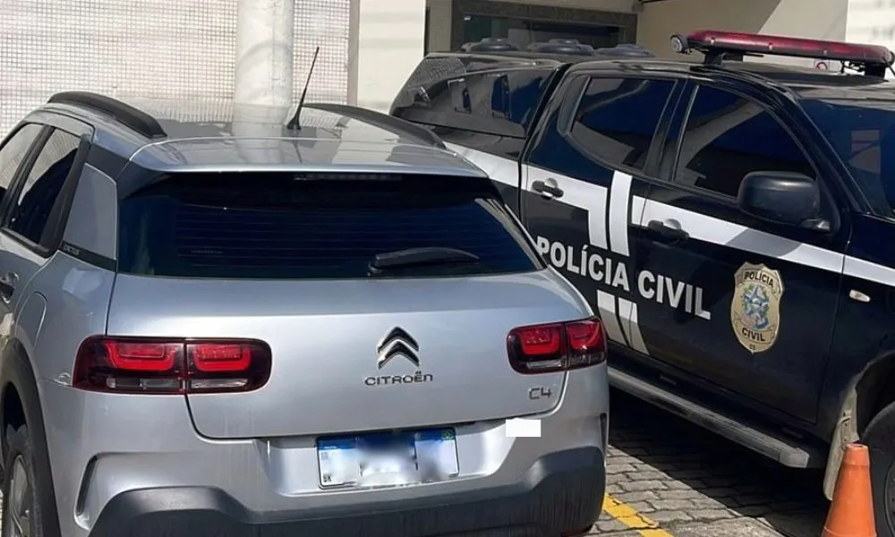 Imagem ilustrativa da imagem Drogas são aprendidas e carro roubado no Rio é recuperado em Guarapari