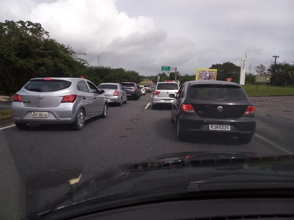 Imagem ilustrativa da imagem É preciso paciência para encarar a BR-232 rumo a Caruaru nesta sexta