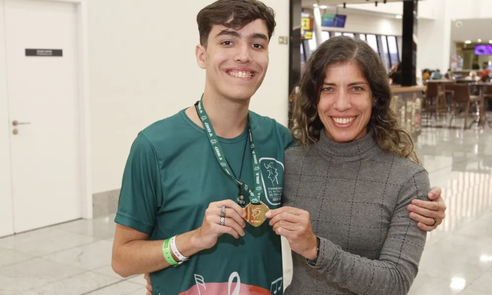 Imagem ilustrativa da imagem ES faz festa para os alunos de ouro da Matemática!