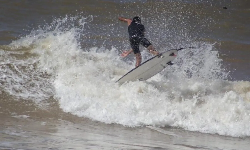 Imagem ilustrativa da imagem ES recebe surfistas de todo o Brasil em campeonato neste fim de semana