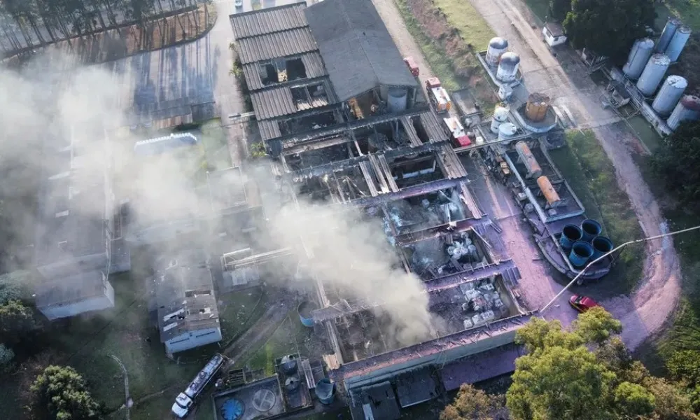 Imagem ilustrativa da imagem Explosão em fábrica de resinas deixa pelo menos seis feridos em SP