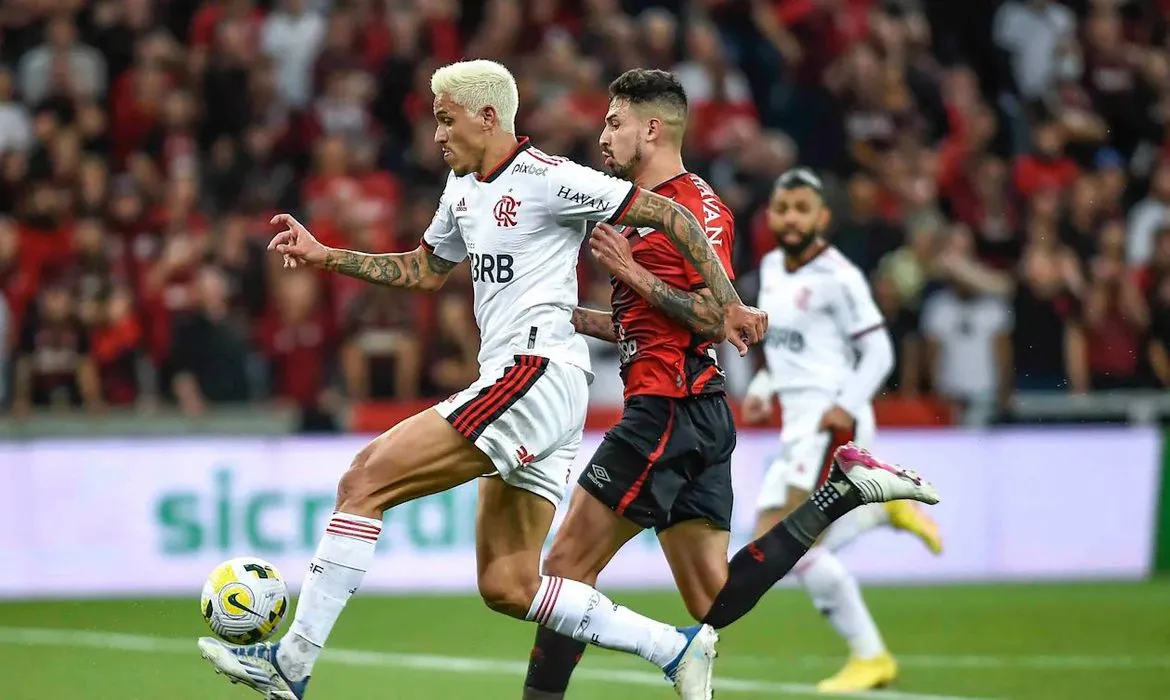 Imagem ilustrativa da imagem Flamengo recebe Athletico-PR em 1º jogo das quartas da Copa do Brasil