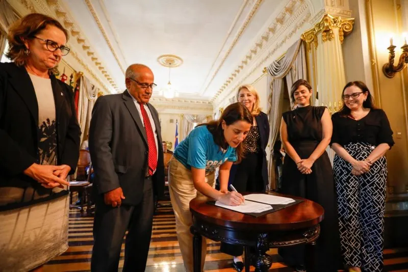 Imagem ilustrativa da imagem Governo de Pernambuco e Unicef assinam acordo para combater a evasão escolar