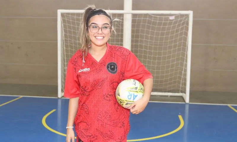 Imagem ilustrativa da imagem Meninas sonham com carreira no futebol