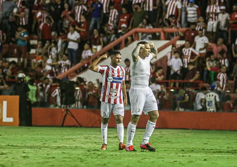 Imagem ilustrativa da imagem Náutico vence e dorme na vice-liderança da Série C