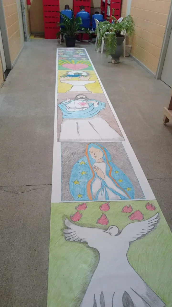 Imagem ilustrativa da imagem Presos do ES fazem tapetes para celebrar Corpus Christi