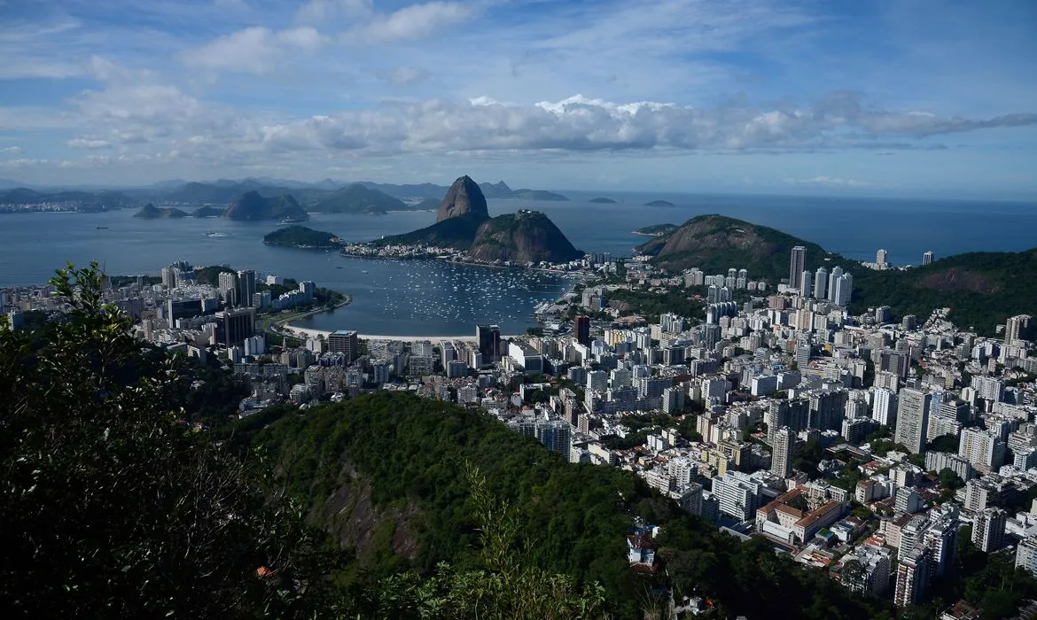 Imagem ilustrativa da imagem TRF mantém suspensão de instalação de tirolesa no Pão de Açúcar