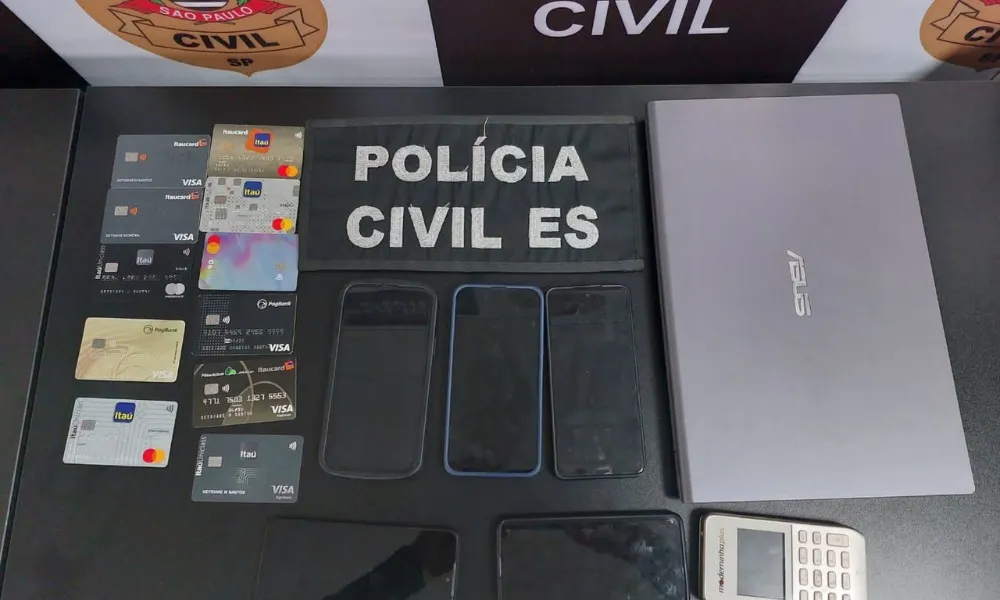 Imagem ilustrativa da imagem Polícia do ES apreende materiais usados para aplicar golpe em venda de celulares