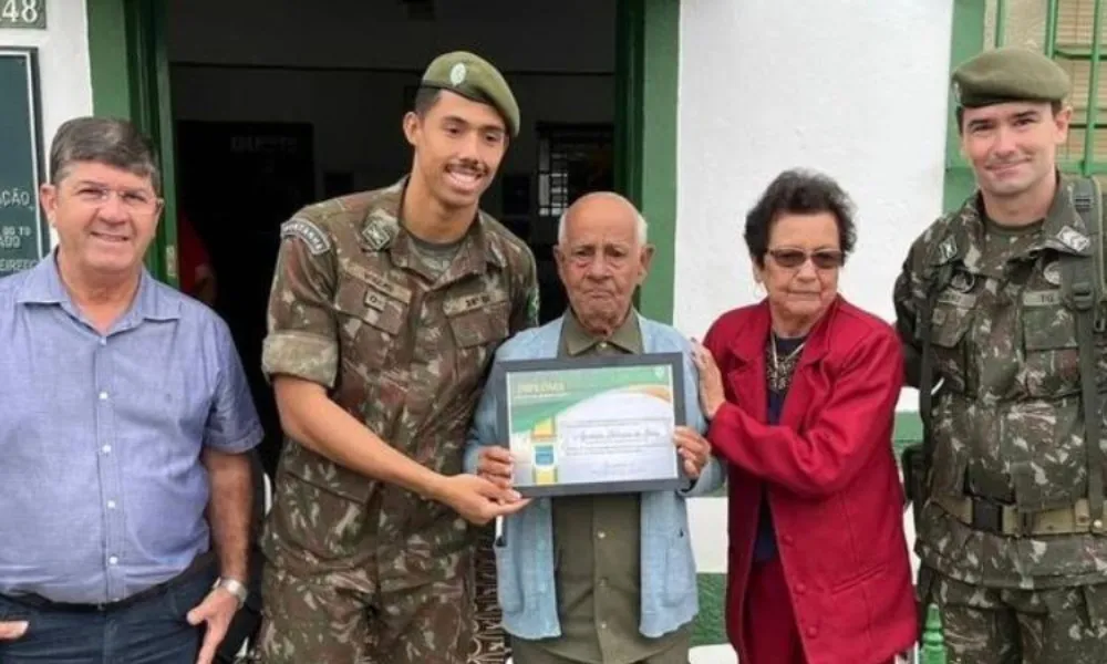 Imagem ilustrativa da imagem Ex-combatente capixaba que lutou a 2ª Guerra é homenageado ao completar 100 anos