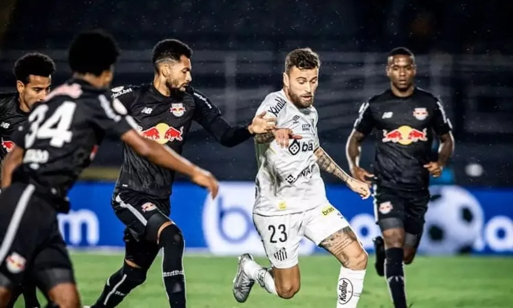 Imagem ilustrativa da imagem Bragantino domina jogo e vence Santos no Brasileirão