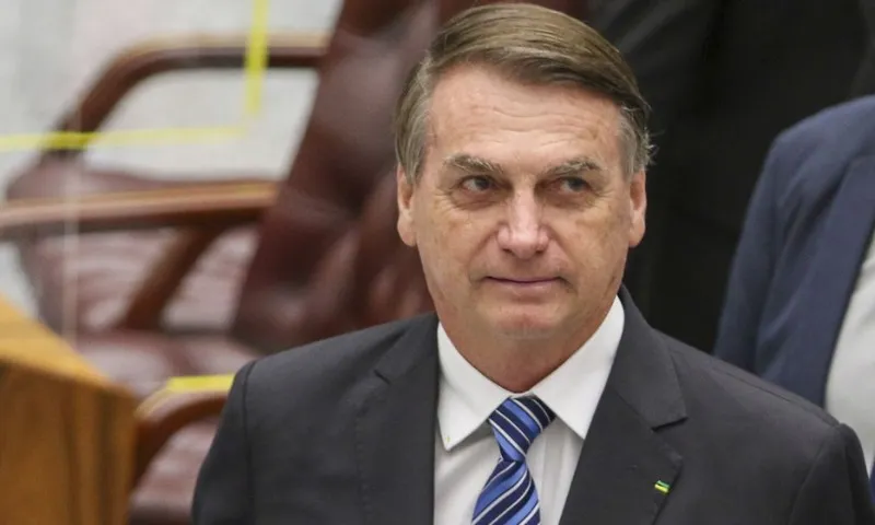Imagem ilustrativa da imagem Após receber Pix, Bolsonaro fará depósito judicial de R$ 1 mi para pagar multas