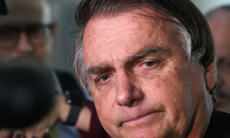 Imagem ilustrativa da imagem Bolsonaro passará por novas cirurgias na próxima semana; entenda o motivo