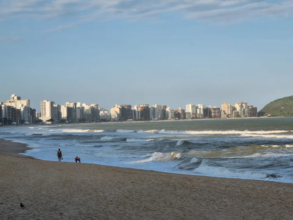 Imagem ilustrativa da imagem Bombeiros alertam para mar agitado durante o feriado