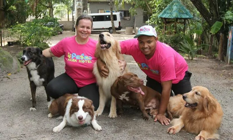 Imagem ilustrativa da imagem Cães de creche pet em Vila Velha “respondem” até lista de chamada