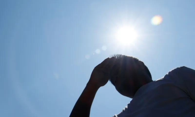 Imagem ilustrativa da imagem Calor pode causar tontura e taquicardia e oferece mais risco a hipertensos