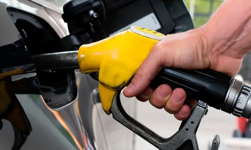 Imagem ilustrativa da imagem Diesel sobe mais R$ 0,05 por litro nos postos após retomada de impostos federais