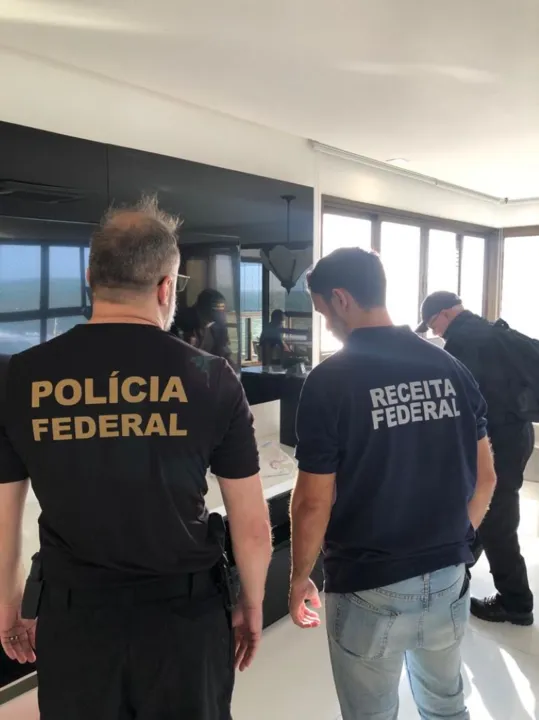 Imagem ilustrativa da imagem Em operação contra corrupção em Pernambuco, PF prende prefeito de Água Preta