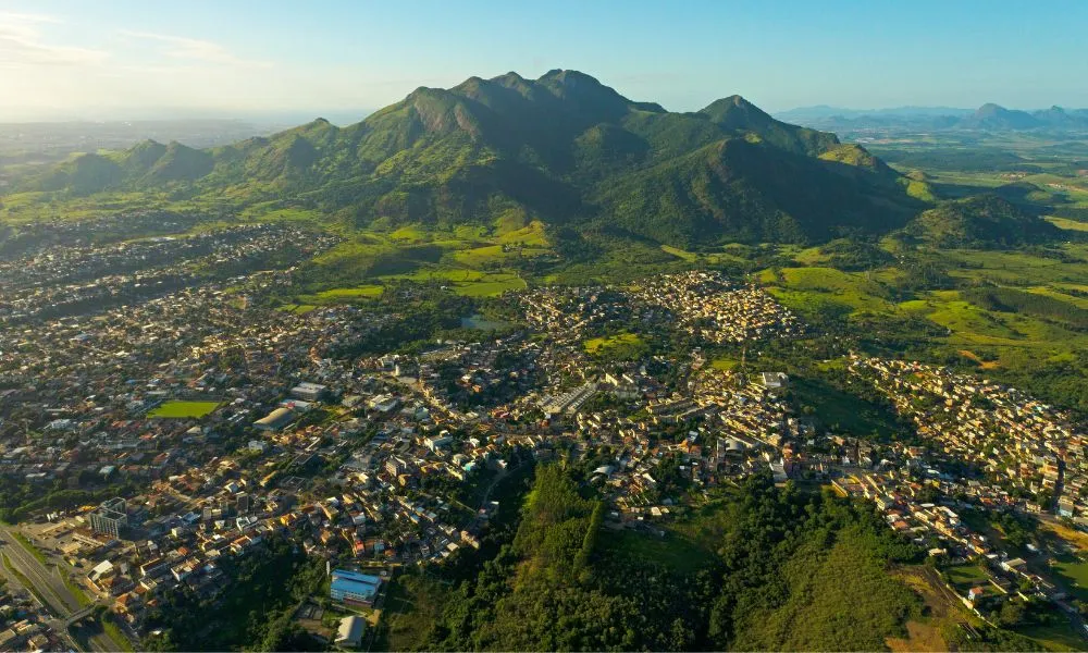 Imagem ilustrativa da imagem Encantos em montanha, praias e lagoas da Serra