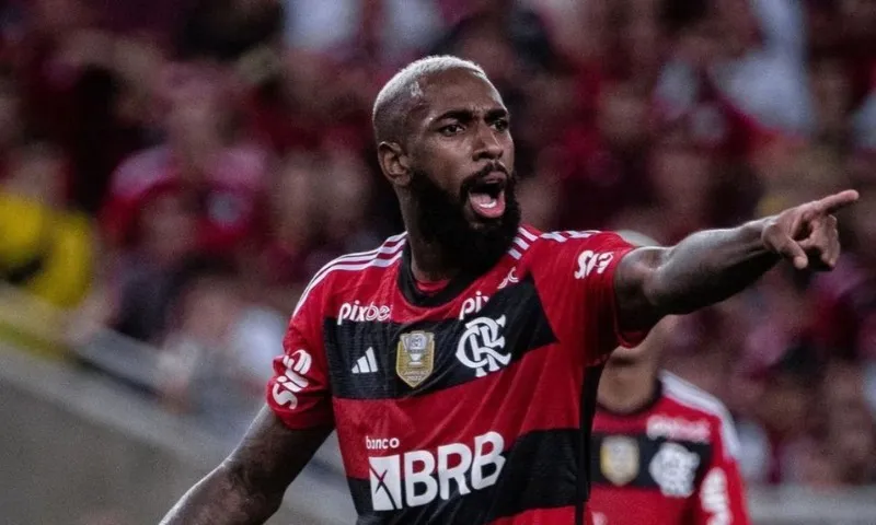 Imagem ilustrativa da imagem Flamengo marca no fim e vence Coritiba com golaço de Gerson em grande jogo