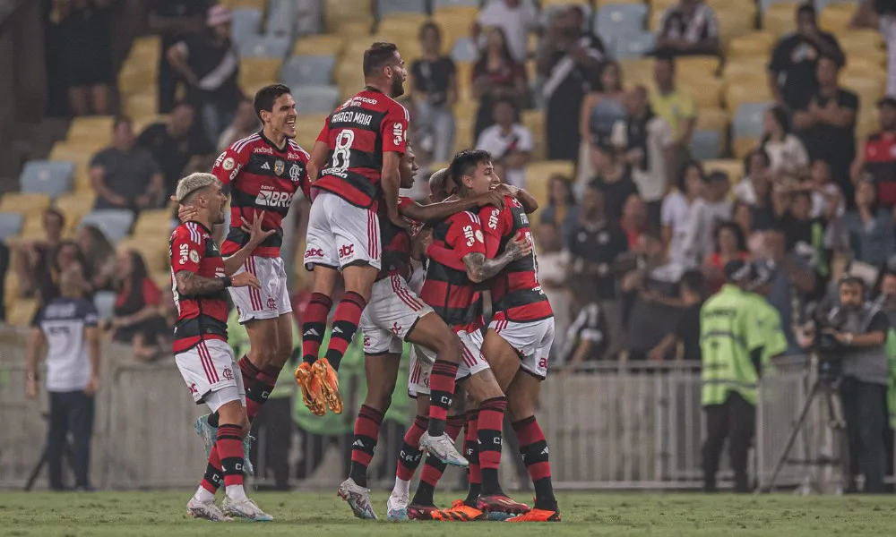 Imagem ilustrativa da imagem Flamengo vence clássico e deixa Vasco na zona do rebaixamento