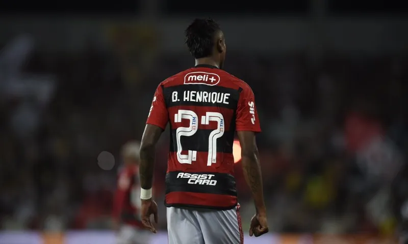 Imagem ilustrativa da imagem Flamengo vence com golaço de BH e acaba com hegemonia do líder Botafogo em casa