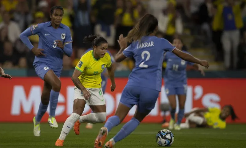 Imagem ilustrativa da imagem França vence o Brasil por 2x1 e assume a liderança do grupo F