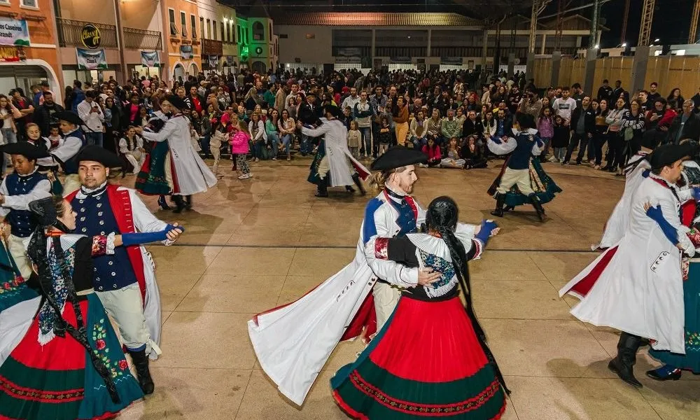 Imagem ilustrativa da imagem Gastronomia e shows em feira de Venda Nova do Imigrante