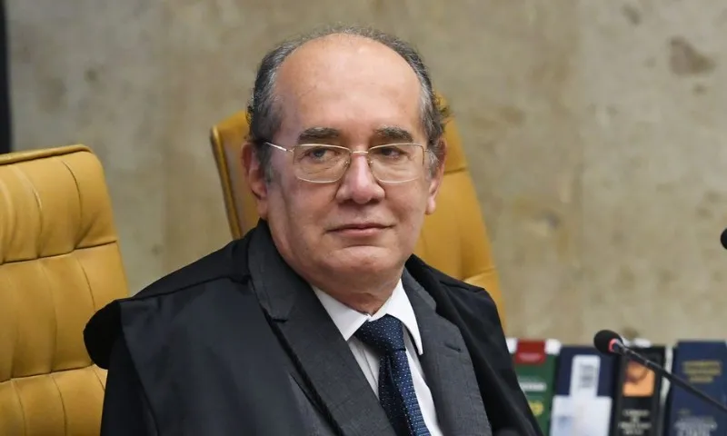 Imagem ilustrativa da imagem Gilmar Mendes muda voto e defende descriminalizar porte só de maconha