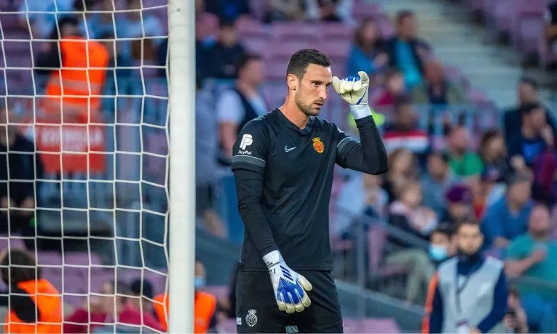 Imagem ilustrativa da imagem Goleiro do PSG deixa o hospital após ficar 82 dias internado