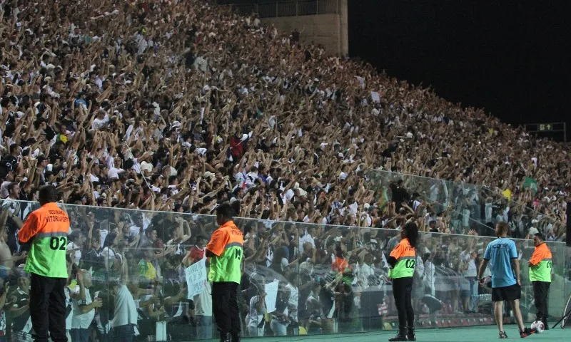 Imagem ilustrativa da imagem Governador do ES coloca Estádio Kleber Andrade à disposição do Vasco para jogos