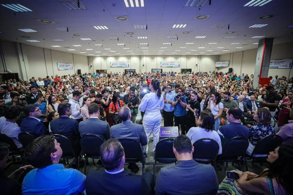 Imagem ilustrativa da imagem Governo de Pernambuco lança programa Juntos Pela Educação