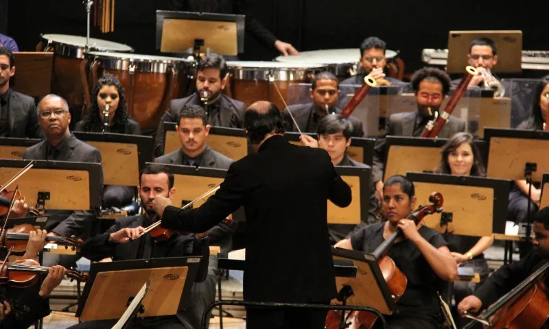 Imagem ilustrativa da imagem Inauguração de faixas e ciclovia terá espetáculo com drones e orquestra