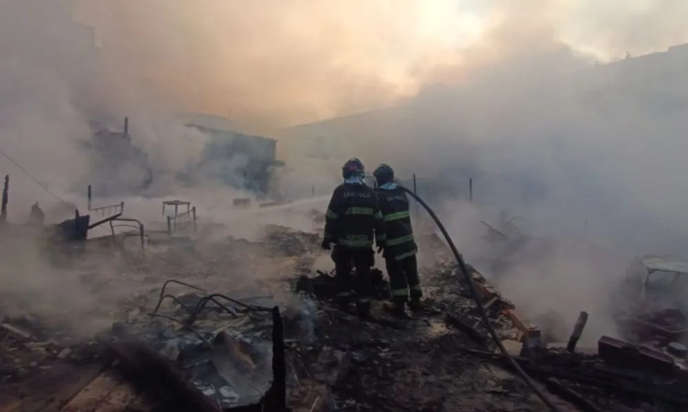 Imagem ilustrativa da imagem Incêndio atinge 30 casas em Osasco